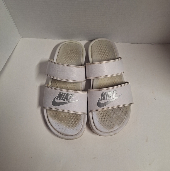 Nike Womens White Slide Sandals - Picture 2 of 5